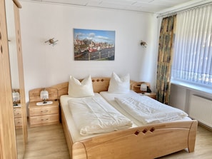 2 Schlafzimmer, Bügeleisen/Bügelbrett, Reisekinderbett, WLAN