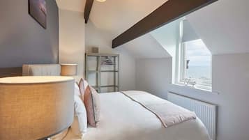 1 chambre, literie de qualité supérieure, fer et planche à repasser