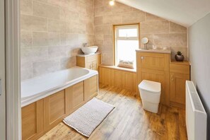 Shower, hair dryer, towels, soap - Host & Stay | Emerald Hideaway (Saltburn-by-the-Sea)
