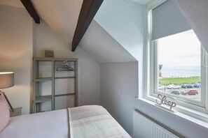 1 chambre, literie de qualité supérieure, fer et planche à repasser