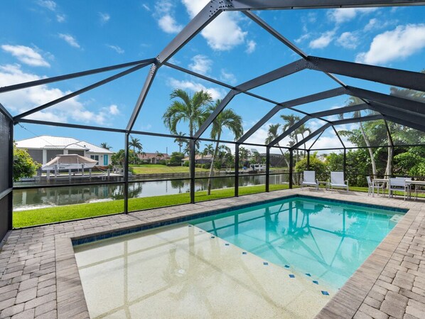 Piscine extérieure, piscine chauffée