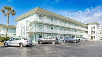 Condo, 2 Bedrooms | Exterior