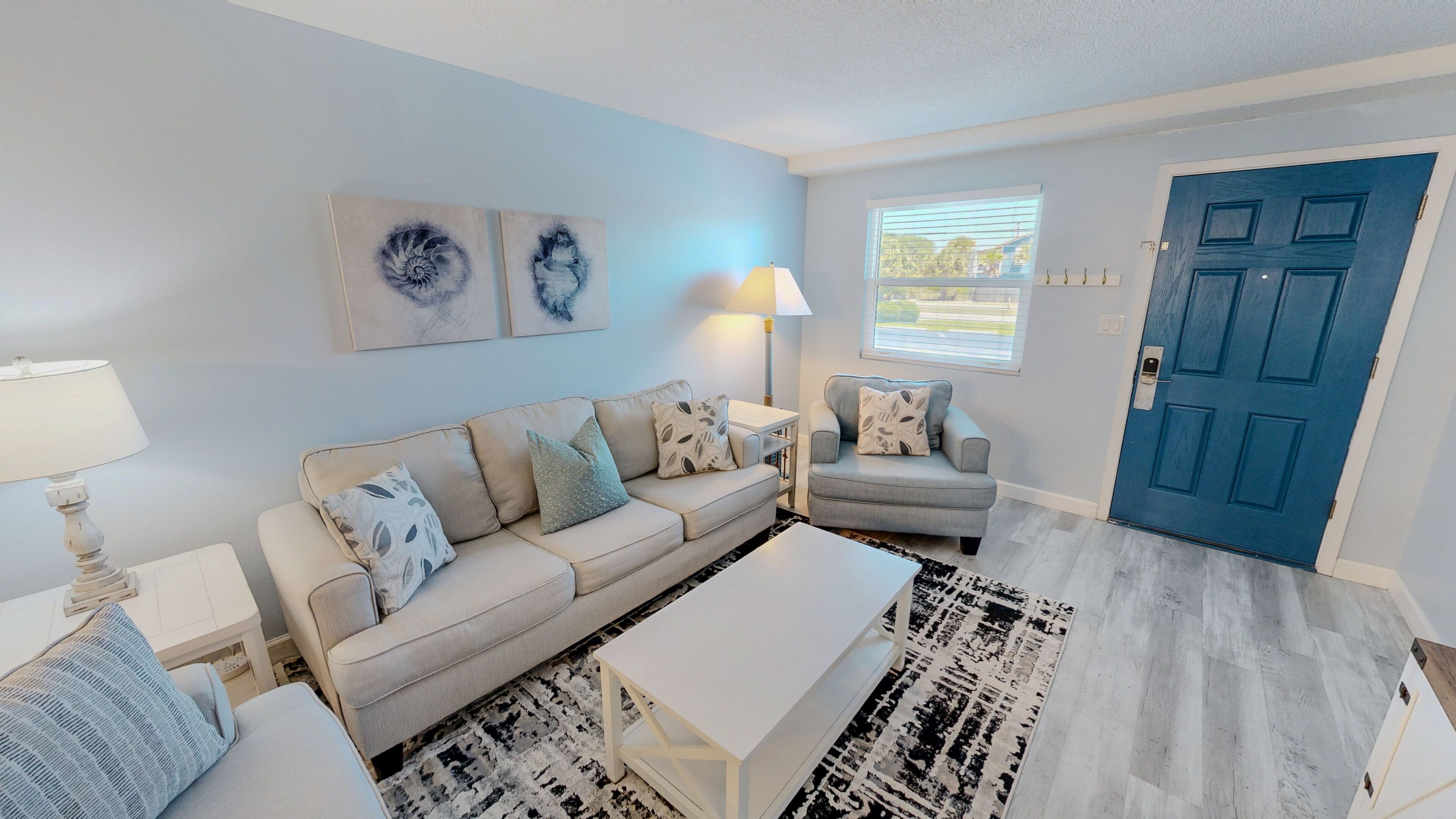 Apartamento, 2 habitaciones | Zona de estar | Una televisión