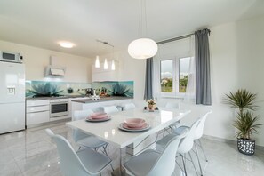 Micro-ondas, fogão, cooktop, lava-louças