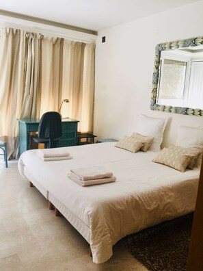 5 Schlafzimmer, Bügeleisen/Bügelbrett, WLAN, Bettwäsche