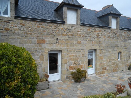 Gîte in character house, quiet, between sea and countryside, sleeps 5