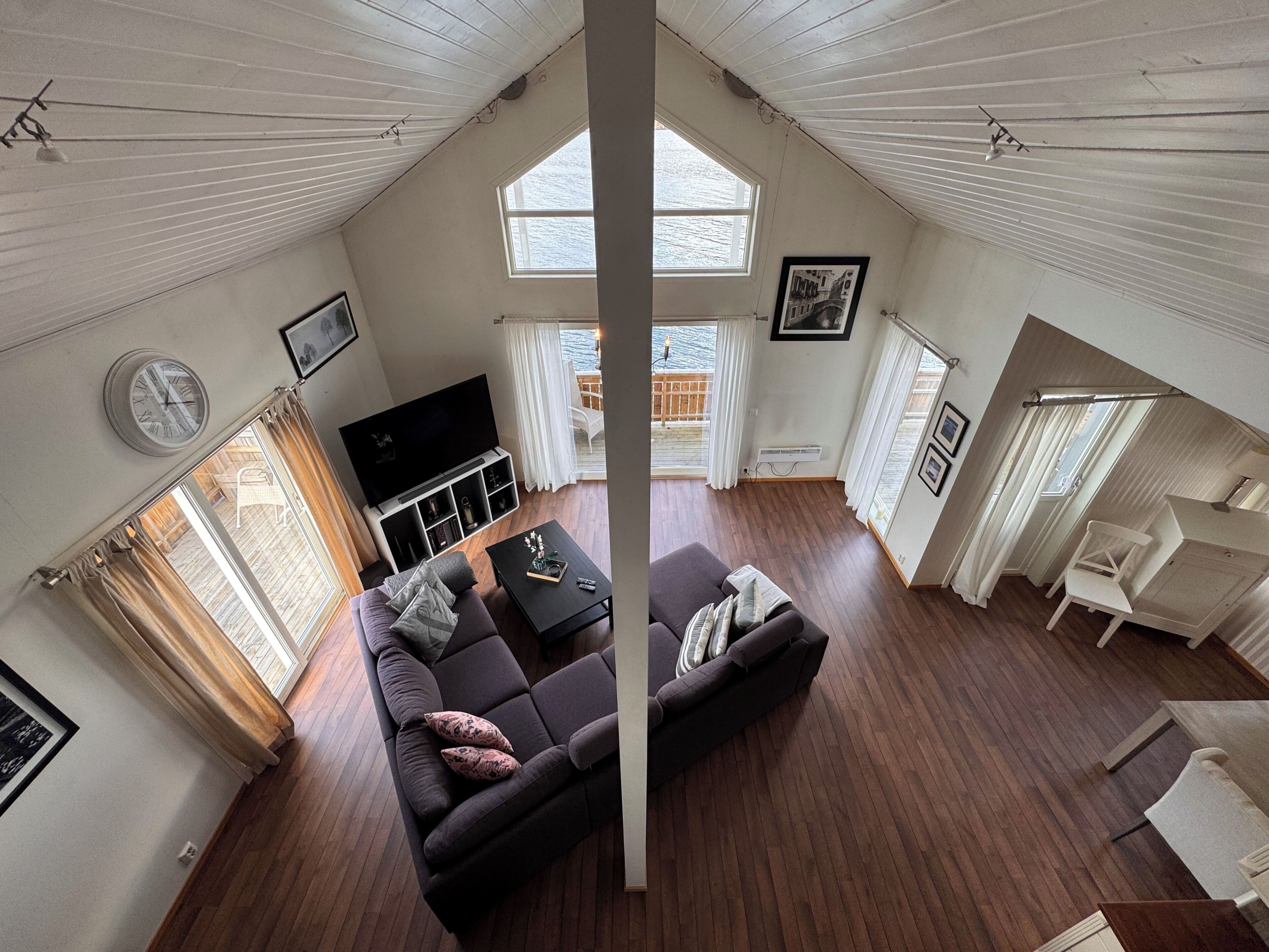 Superior Apartment | Living area | Heated floors