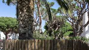 Property grounds - Luz y Pinos; vistas al mar y los pinos (Roche)