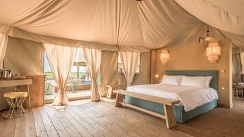 Tienda Confort | 1 dormitorio, edredones de plumas, minibar y caja fuerte