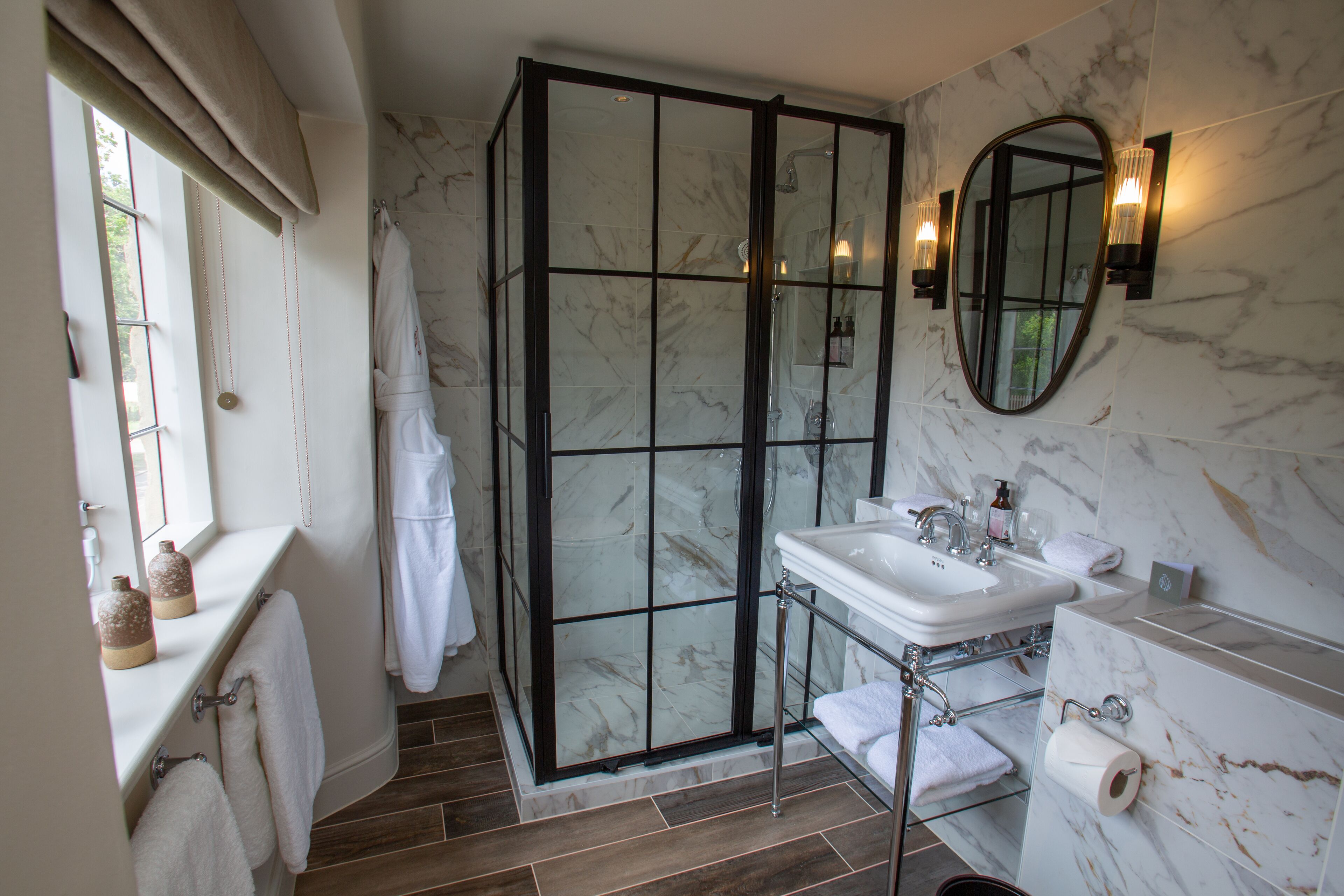 standard double room | bathroom | hair dryer, towels, soap, shampoo