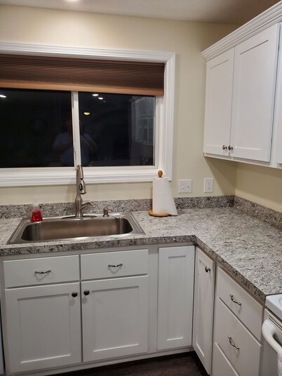 Lakeview Getaway with stunning sunrises