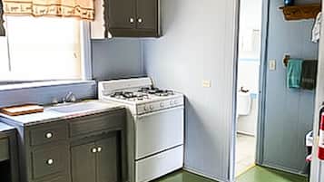 Double Queen with Full Kitchen | Private kitchen | Mini-fridge, microwave, coffee/tea maker, cookware/dishes/utensils