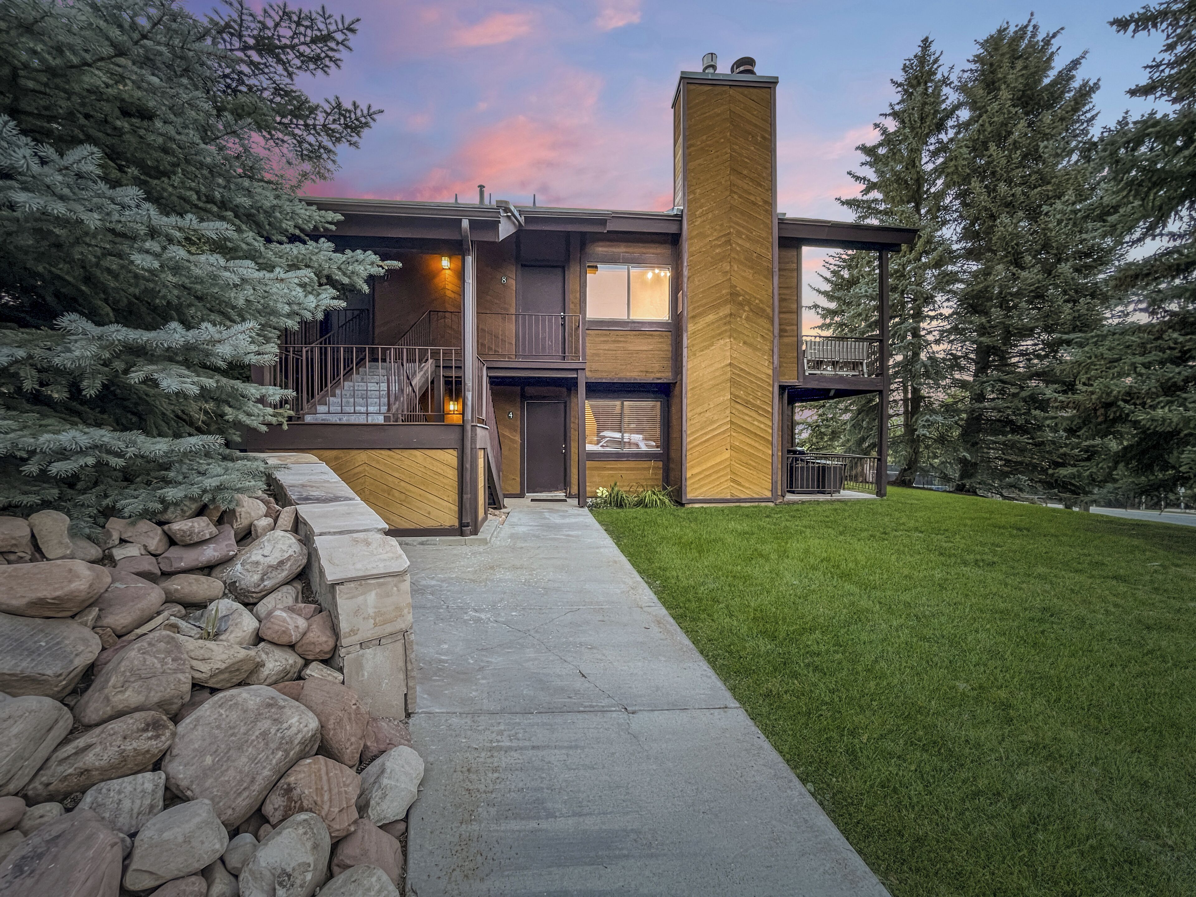 Summer Mountain Retreat in Canyons Village•Balcony•Pools, Hot Tubs, and More!