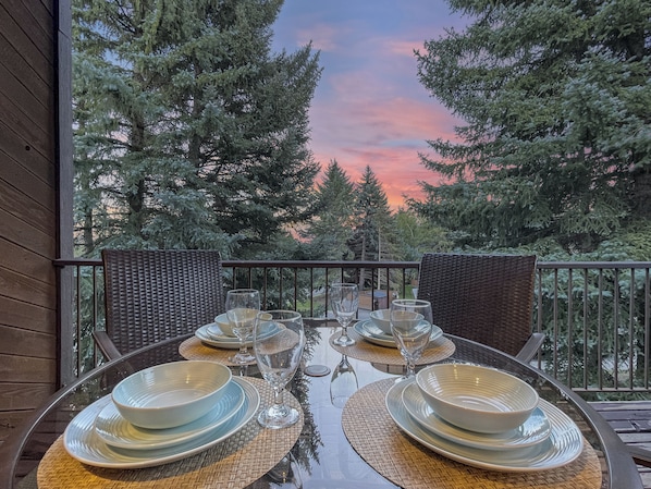 Outdoor dining