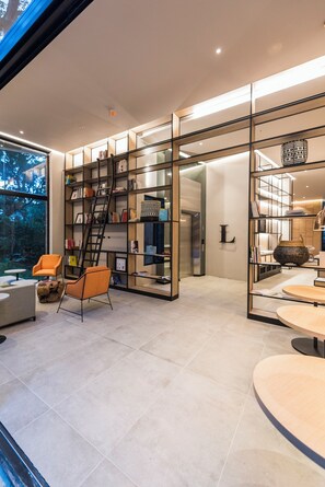 Library - Lettera Hotel (Medellín)