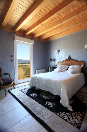 4 Schlafzimmer, Bügeleisen/Bügelbrett, Reisekinderbett, WLAN