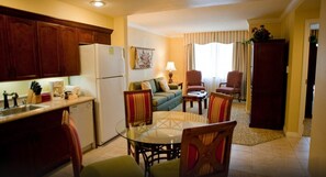 Fridge, microwave, coffee/tea maker - Marriott's Grand Chateau Las Vegas Studio Suite Sleeps 2 (Las Vegas)