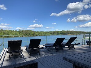 Terrace/patio - Cozy Pet Friendly Cottage, 2 story Deep Water Dock - bring your boat! (Fair Play)