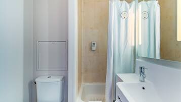Dusche, Handtücher, Seife, Shampoo