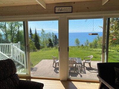 200’ of your own private accessible Lake Superior Shore: Stony Shores Retreat