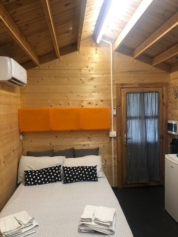 1 Schlafzimmer, Bügeleisen/Bügelbrett, Bettwäsche