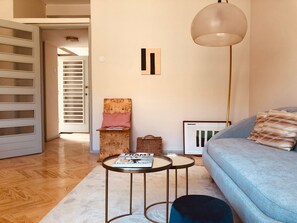 TV - INCREDIBLE DUPLEX PENTHOUSE & TERRACES & PARKING (Porto)