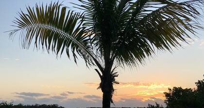 Beachside Retreat w/ Pool, Boat Ramp Dock for Rent