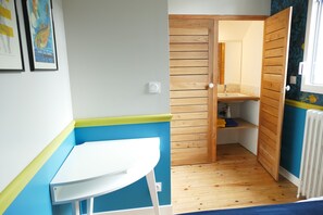 3 bedrooms, iron/ironing board, WiFi