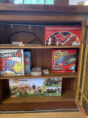 Game room - Centrally located for all your activities! (Colville)