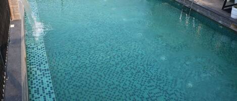 Piscina a la terrassa superior