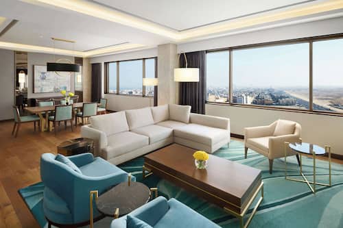 Suite (Diplomat)