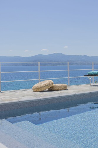 Seafront Villa with Stunning views