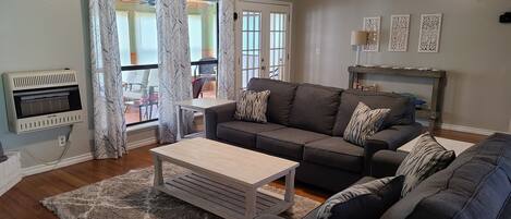 Smart TV, fireplace, DVD player