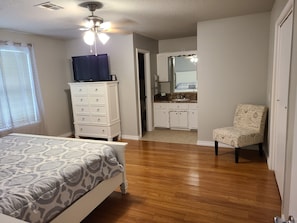 2 bedrooms, iron/ironing board, free WiFi, bed sheets - Beautiful Lake Front home w/ sunroom and outdoor patio, (Stigler)