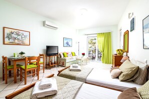 1 habitación, tabla de planchar con plancha, wifi gratis y ropa de cama 