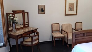 1 chambre, fer et planche à repasser, Wi-Fi gratuit, draps fournis