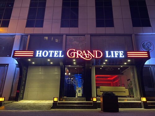 Grand Life Hotel