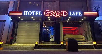 Grand Life Hotel
