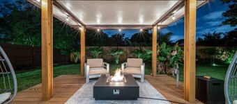 Luxury 7BR Villa Vizcaya Heated Pool Sauna Gym