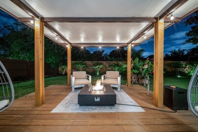 Luxury 7BR Villa Vizcaya Heated Pool Sauna Gym