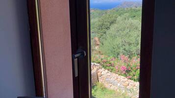 Classic-Doppelzimmer, eigenes Bad, Meerblick (A stretta) | Garten