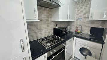 Leilighet, privat bad | Delt kjøkken