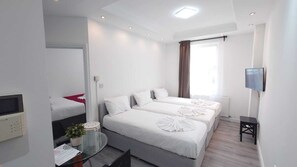 Room - Budget Apartment Next to Kings Cross - Eurostar (London)