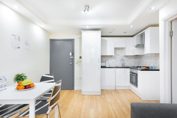 Appartement, salle de bains privée (6) | Cuisine partagée