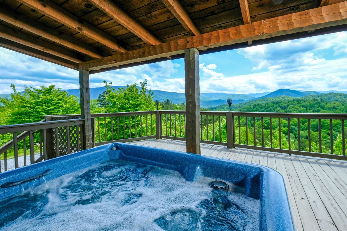 Panoramic Mountain View Cabin Rental-Hot Tub-outdoor Kitchen-No.1 Mountain View