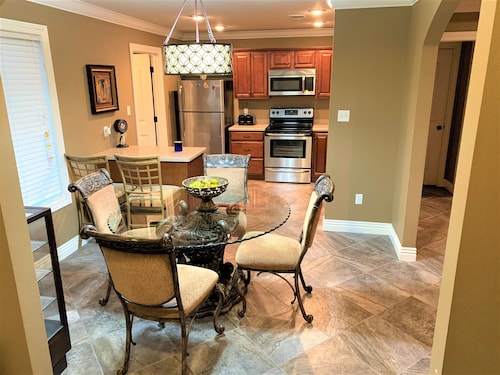 The Escape - Executive/Vacation Rental Home