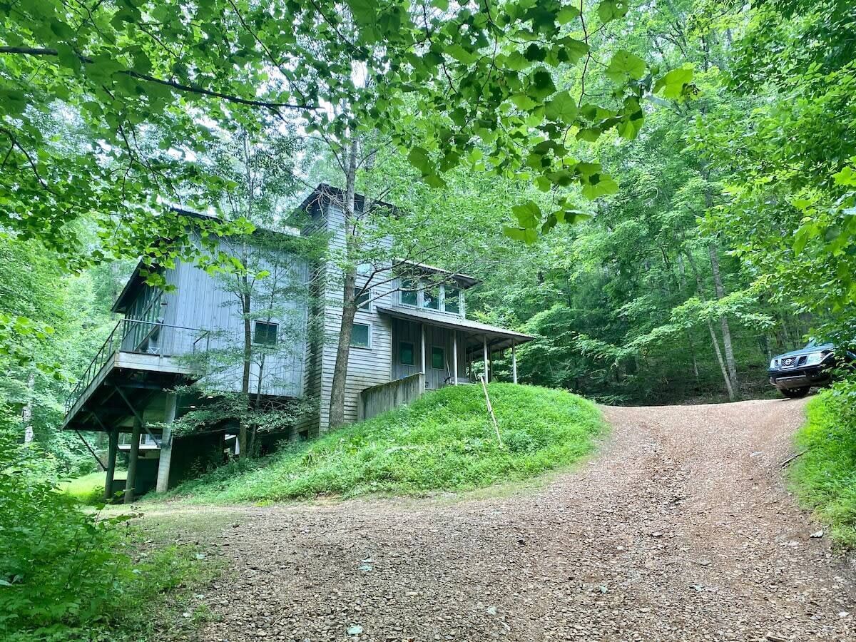 Fork Inn's Parrot House in the Woods PH