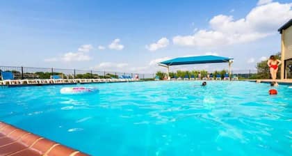 Incredible waterfront! Relaxing!- Swim & Fish, Pool Access