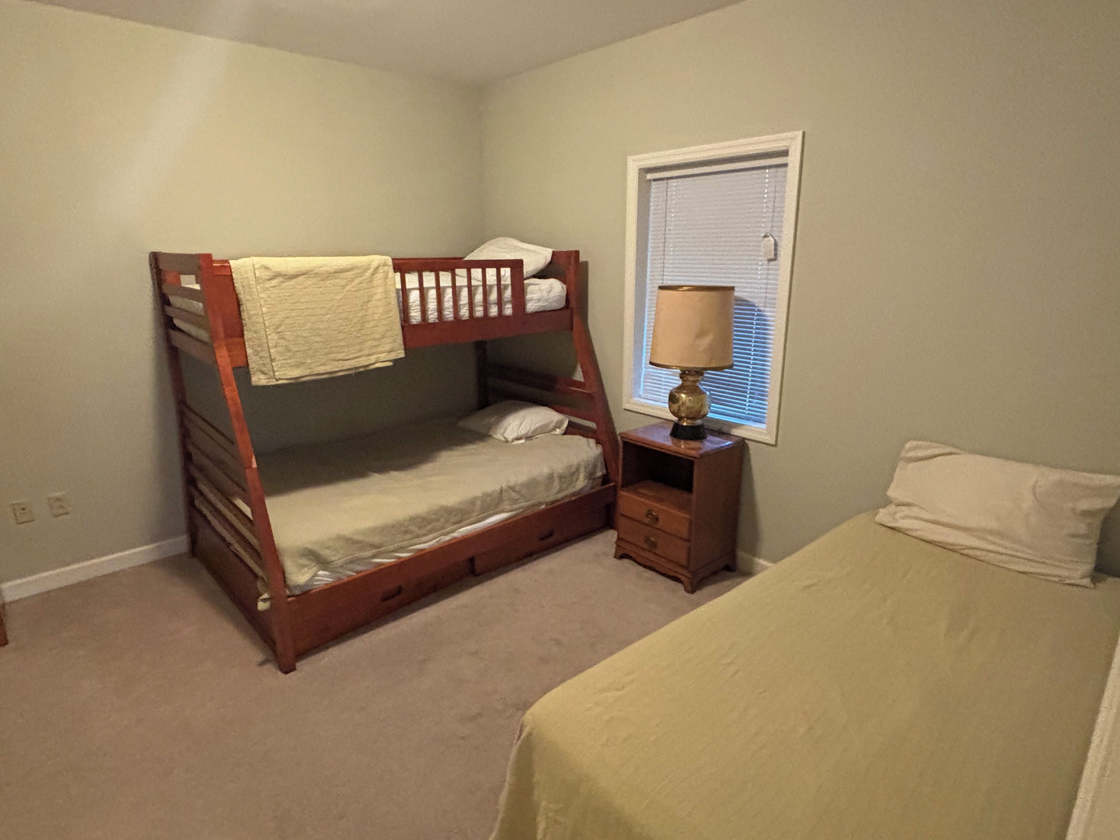 3 bedrooms, WiFi, bed sheets, wheelchair access