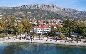 Exterior - Beach front apartment in Kastel Gomilica (Kastel Gomilica)